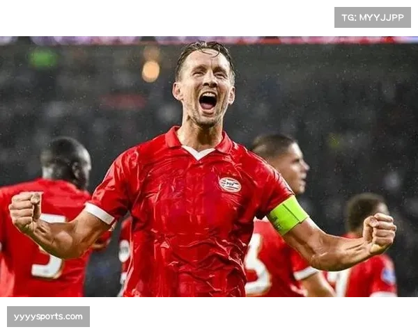 埃因霍温前锋射正转化率极高 领跑射手榜